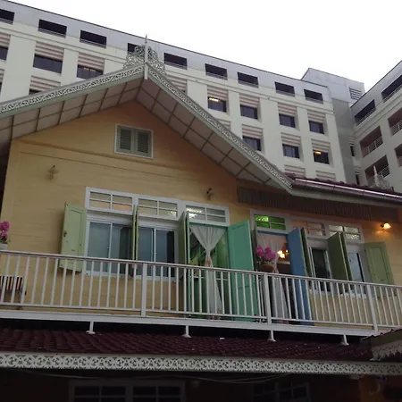 巴尼达套房酒店